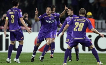 Варгас празднует гол, фото АР