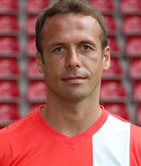 Никольче Новески